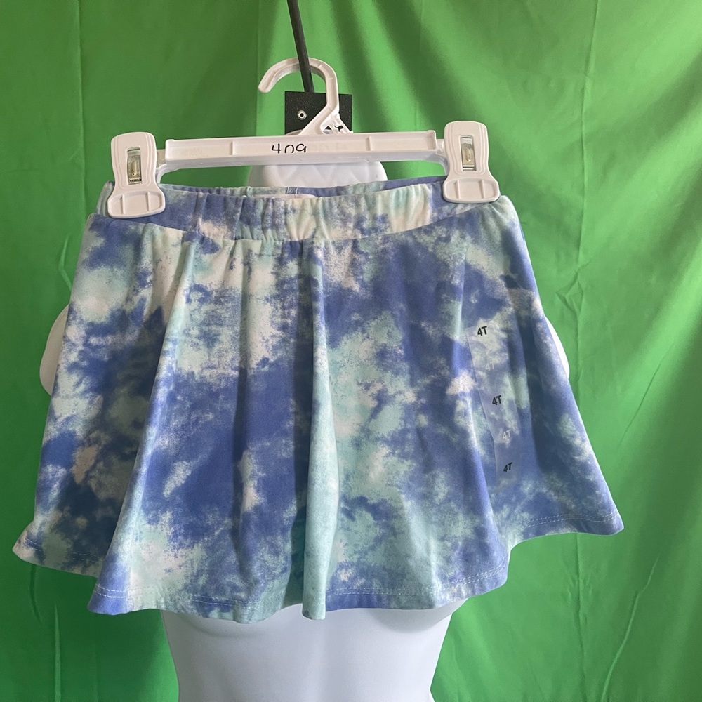 NWT Girls size 4T skort